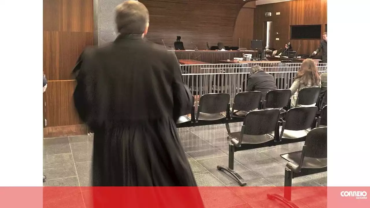 Falta de oficiais de justiça no Seixal atrasa milhares de processos, incluindo urgentes