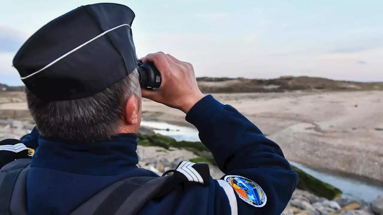 Pas-de-Calais : 38 migrants en garde à vue après avoir violenté des gendarmes qui tentaient de les empêcher de prendre la mer