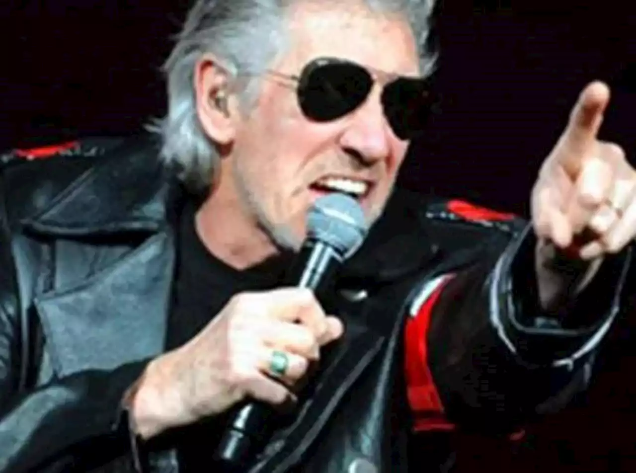 Roger Waters indagato dalla polizia tedesca per aver indossato una divisa nazista sul palco