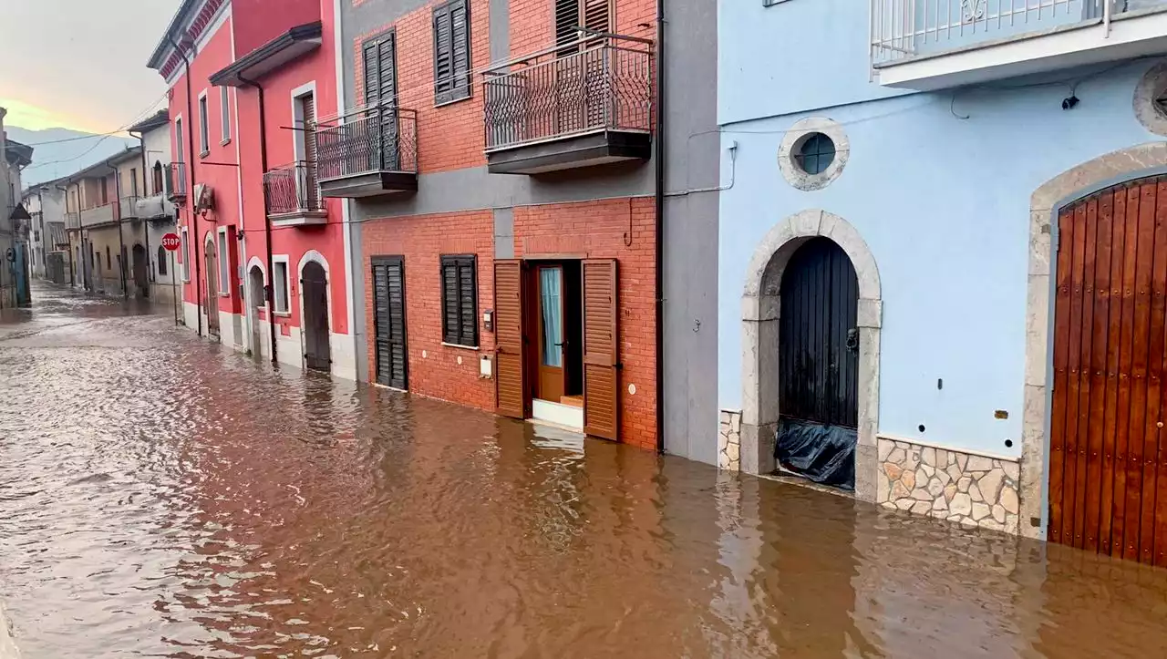 Italien: Heftige Regenfälle bei Neapel – ein Toter