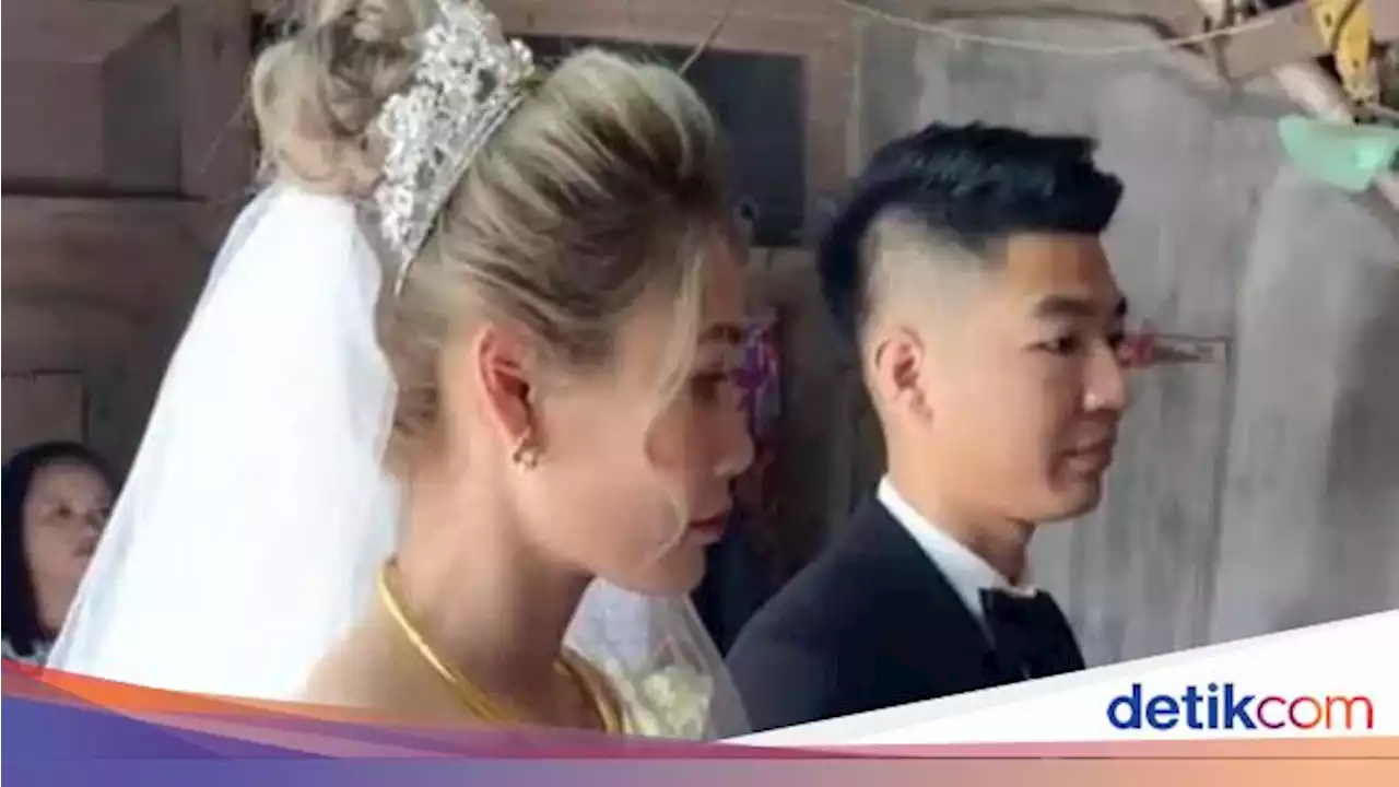 Viral Pengantin Menikah di Gubuk, Bikin Tercengang Ternyata Punya Rumah Mewah