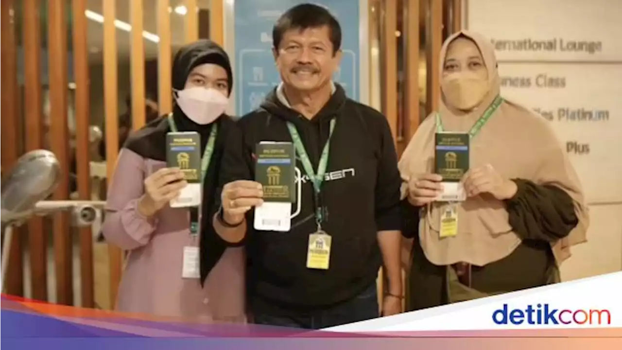 Tunaikan Nazar Umrah, Indra Sjafri Doakan Kemajuan Sepakbola Indonesia