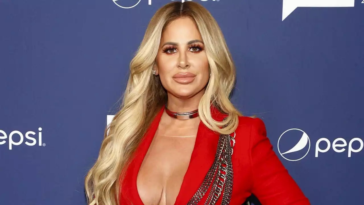 Kim Zolciak Sings Along to Heartbreak Song With Her Kids Amid Divorce