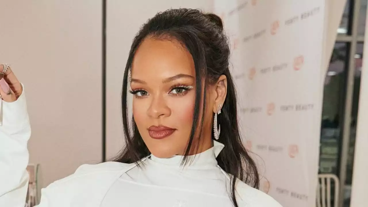 Rihanna Rocks a Massive Diamond -- on Her Toe