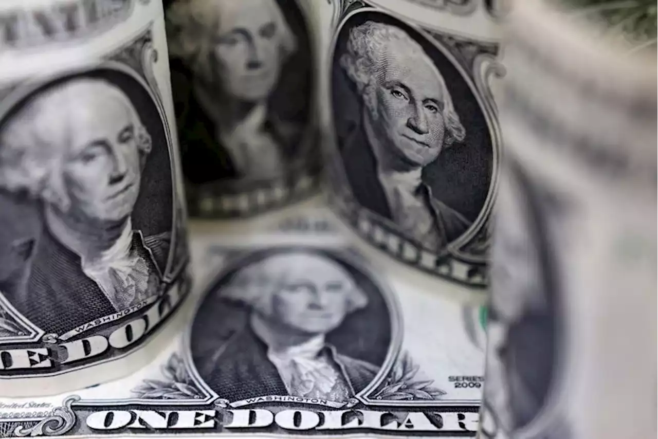 Dollar set for another positive week on raised Fed hike expectations By Investing.com