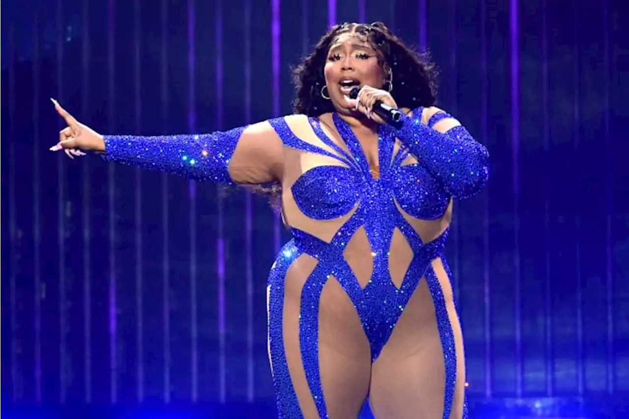 Watch Lizzo pay tribute to Tina Turner with explosive performance of ‘Proud Mary’