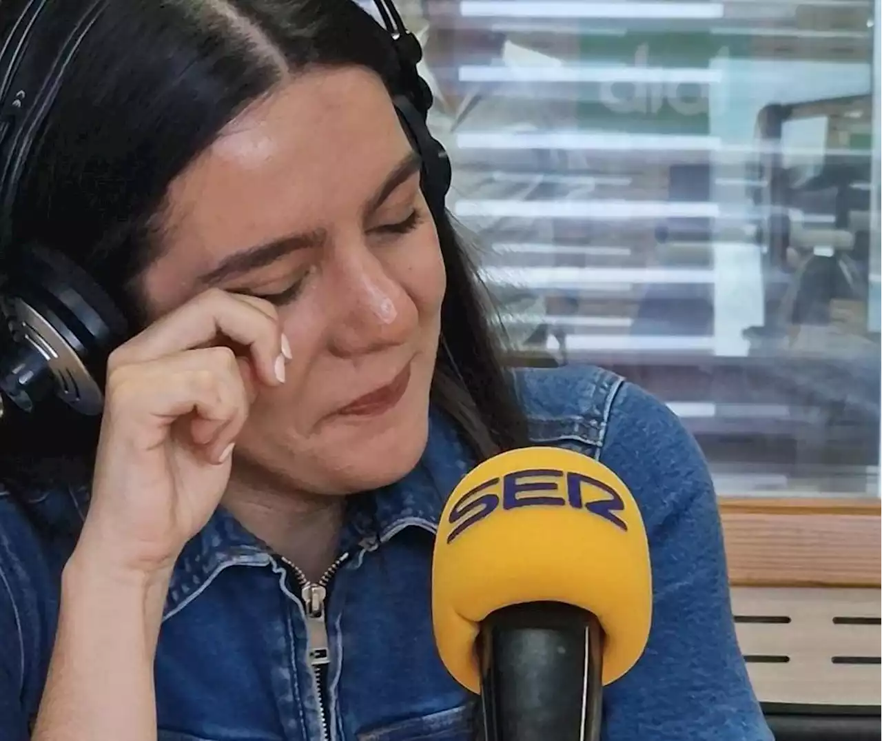 'Quiero arroparles con mi música': Valeria Castro se emociona recordando a las víctimas del volcán en su gira por Canarias