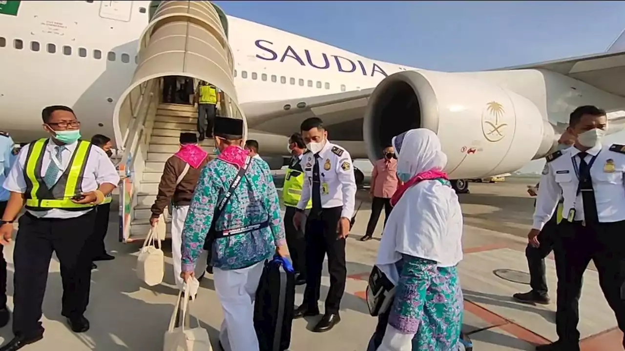 Viral Jemaah Haji Indonesia Kelaparan Saat Pesawat Delay, Kok Bisa?