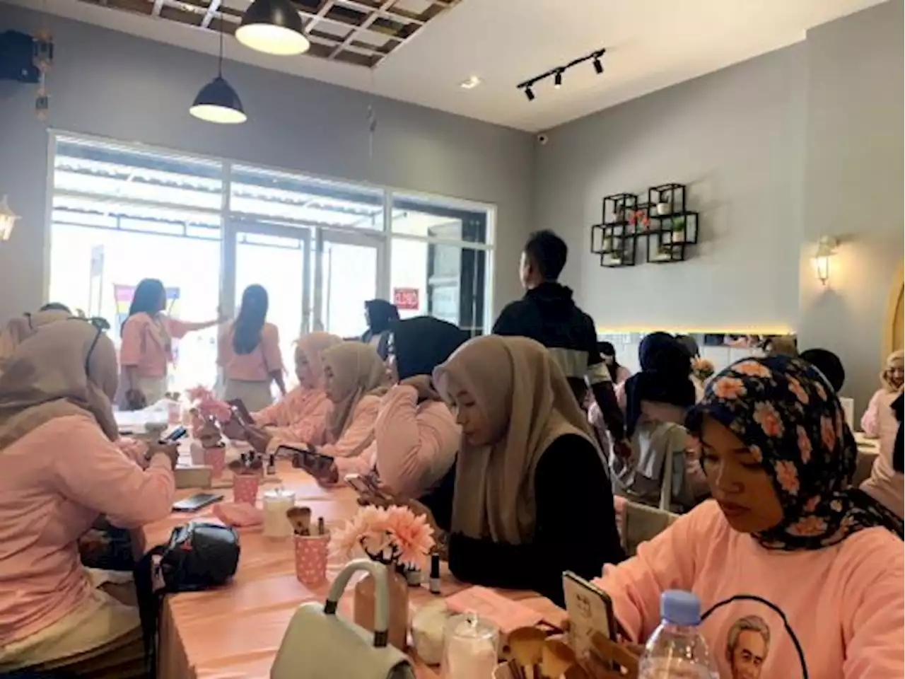 Srikandi Ganjar Adakan Kelas Nail Art Bareng Perempuan Milenial di Bone