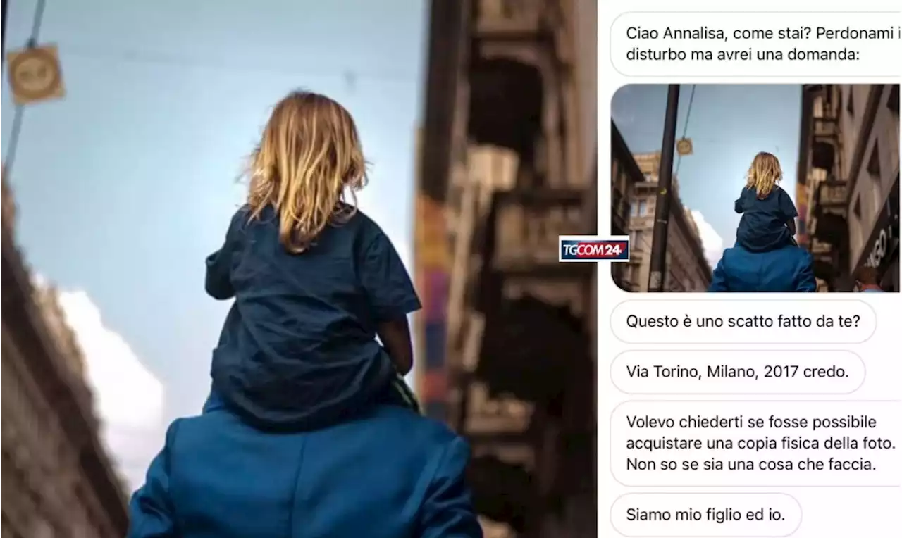 Milano, dopo sei anni si riconosce con il figlio in una foto scattata per strada e contatta la fotografa: 'Una favola'