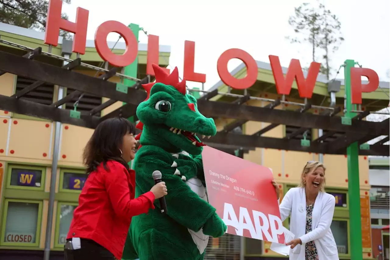 Happy Hollow opens doors early to seniors — including Danny the Dragon