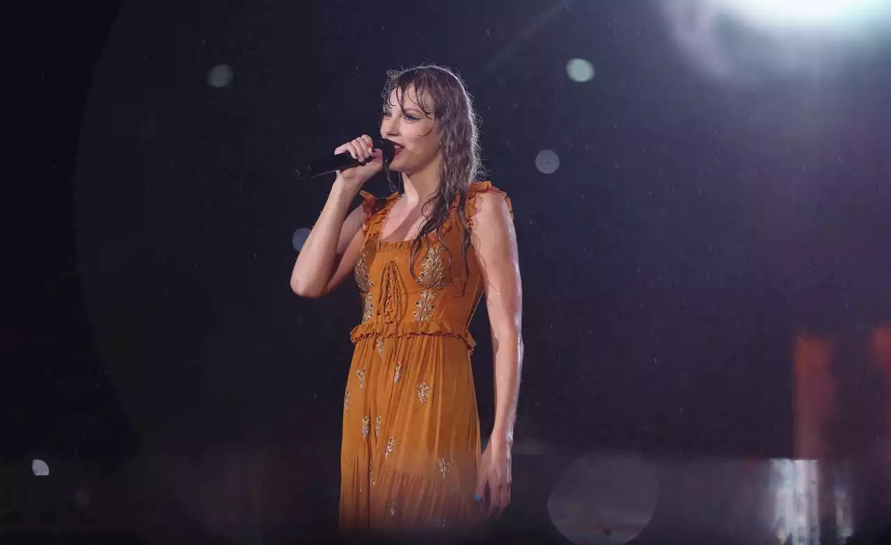 Taylor Swift announces exclusive ‘Midnights’ deluxe album only available at NJ shows