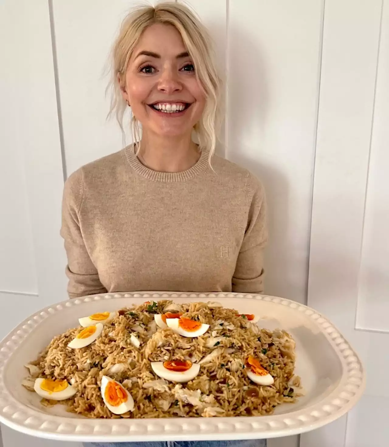 Holly Willoughby posts happy snap - hours before Phillip Schofield admits affair