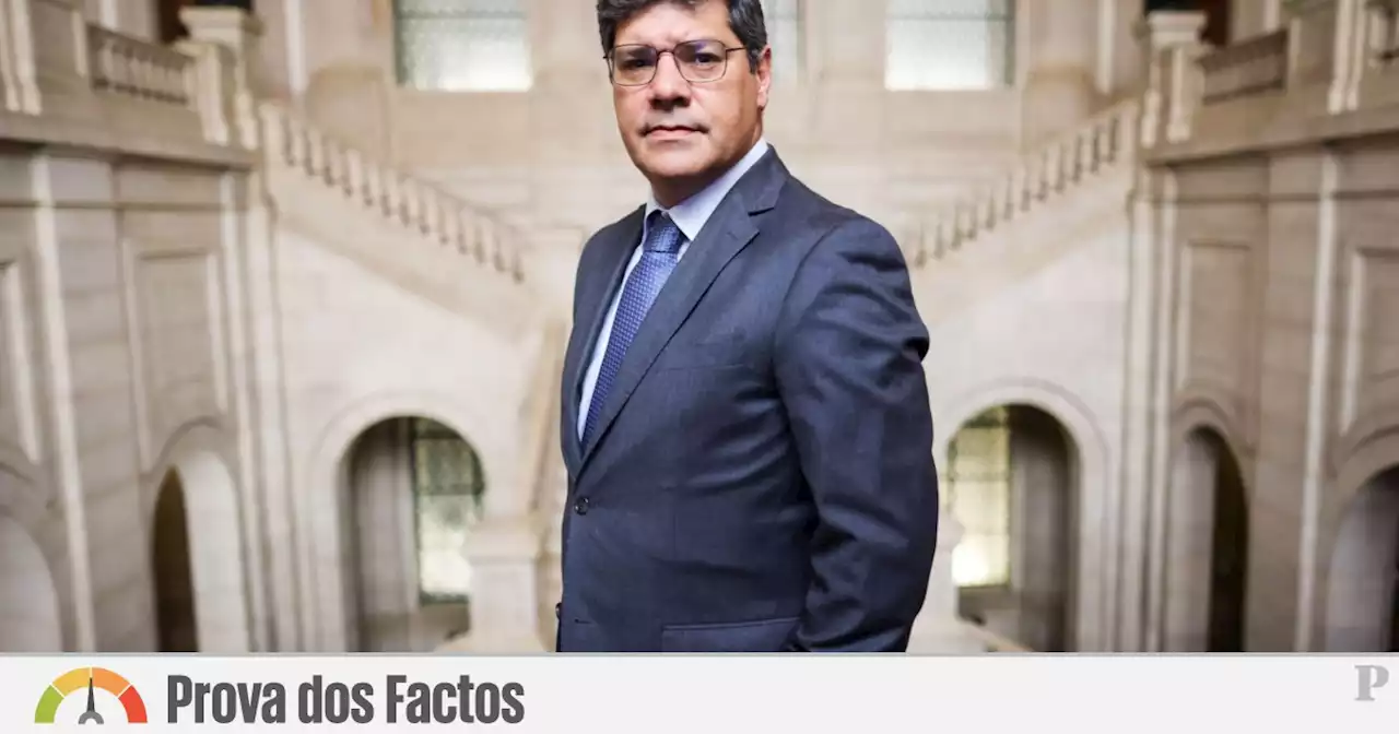 Líder parlamentar do PS lançou acusação a deputados de fuga de informação sobre TAP?