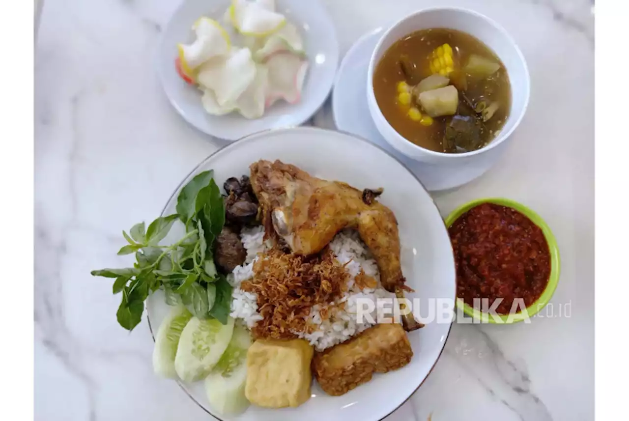 Ayam Goreng Berkah Rachmat Andalkan Resep Asli Sejak 60 Tahun Lalu |Republika Online