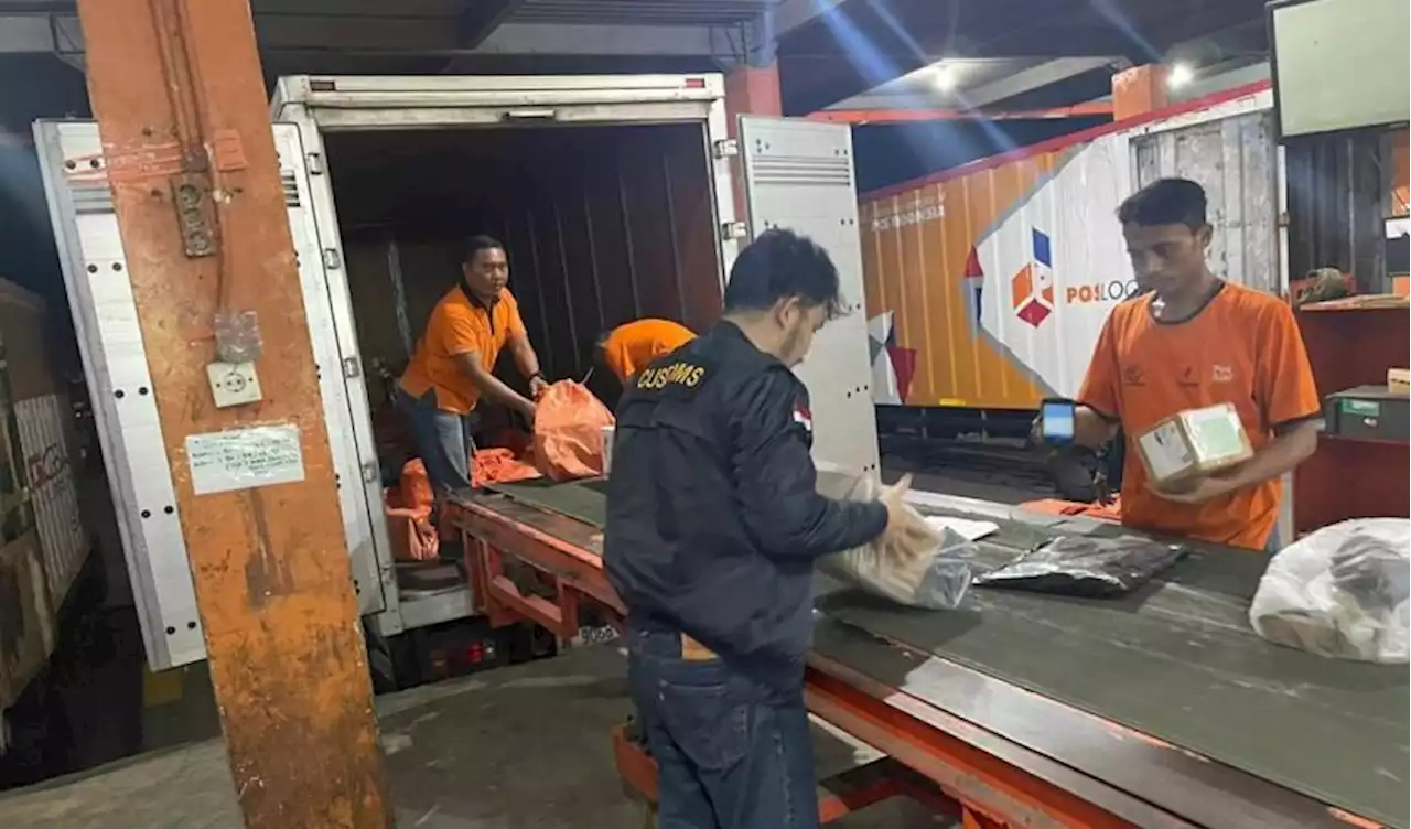 Bea Cukai Juanda Gempur Peredaran Rokok Ilegal Melalui Pengawasan Kantor Pos | Republika Online