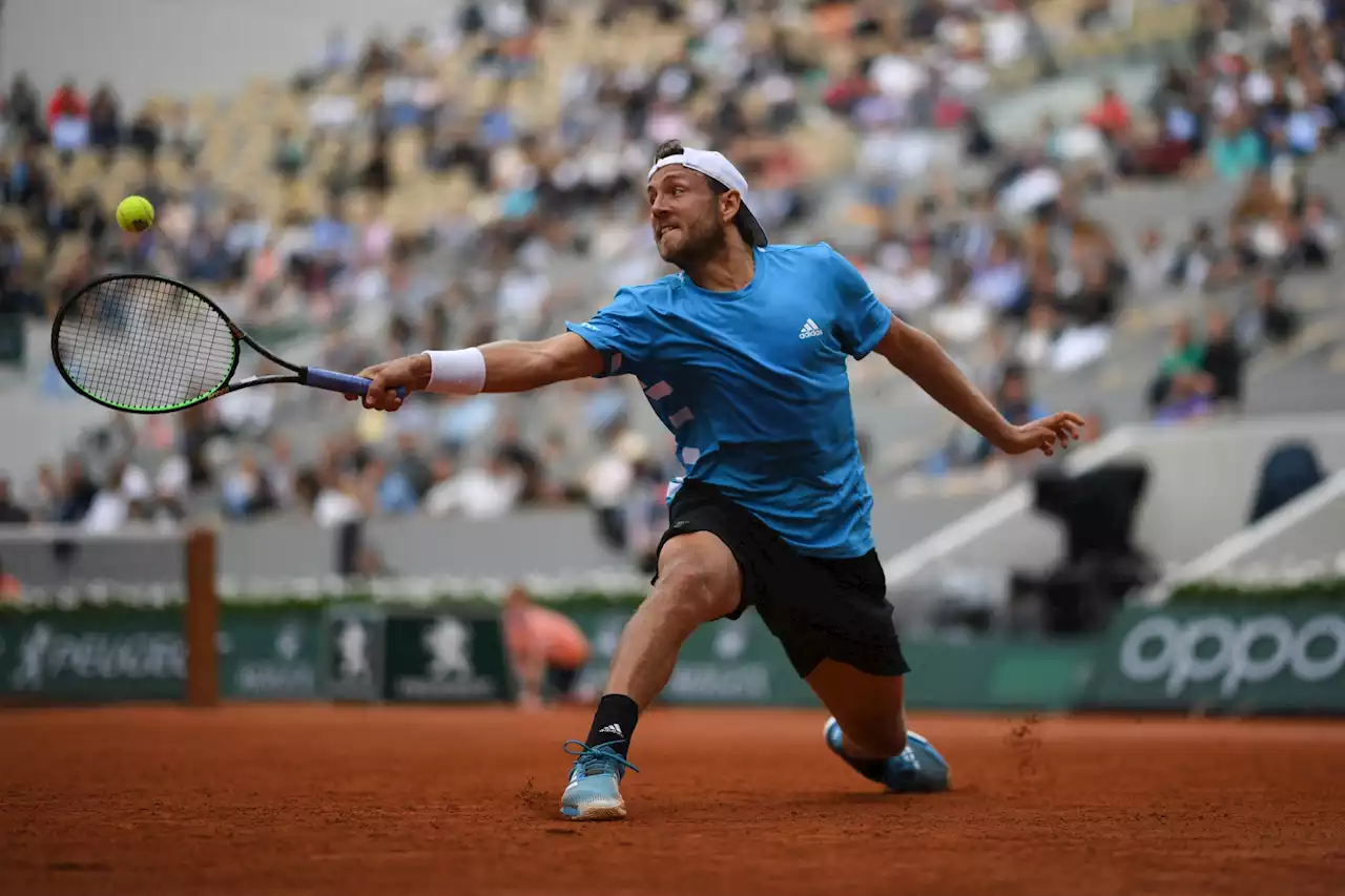 VIDÉO - Roland-Garros : Lucas Pouille en larmes après sa qualification pour le tableau final