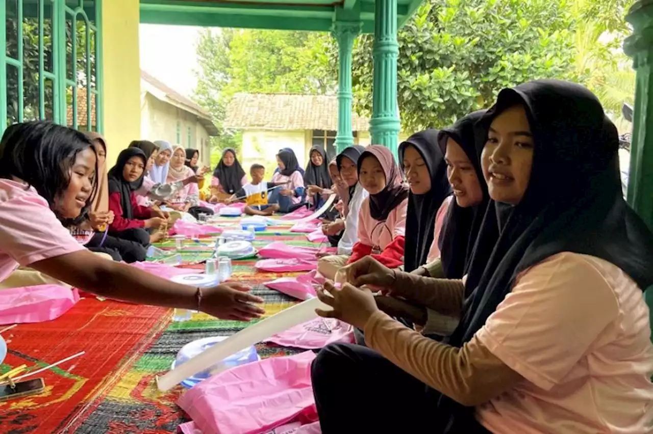 Asah Kreativitas, Milenial Lampung Tengah Pelatihan Membuat Buket Balon