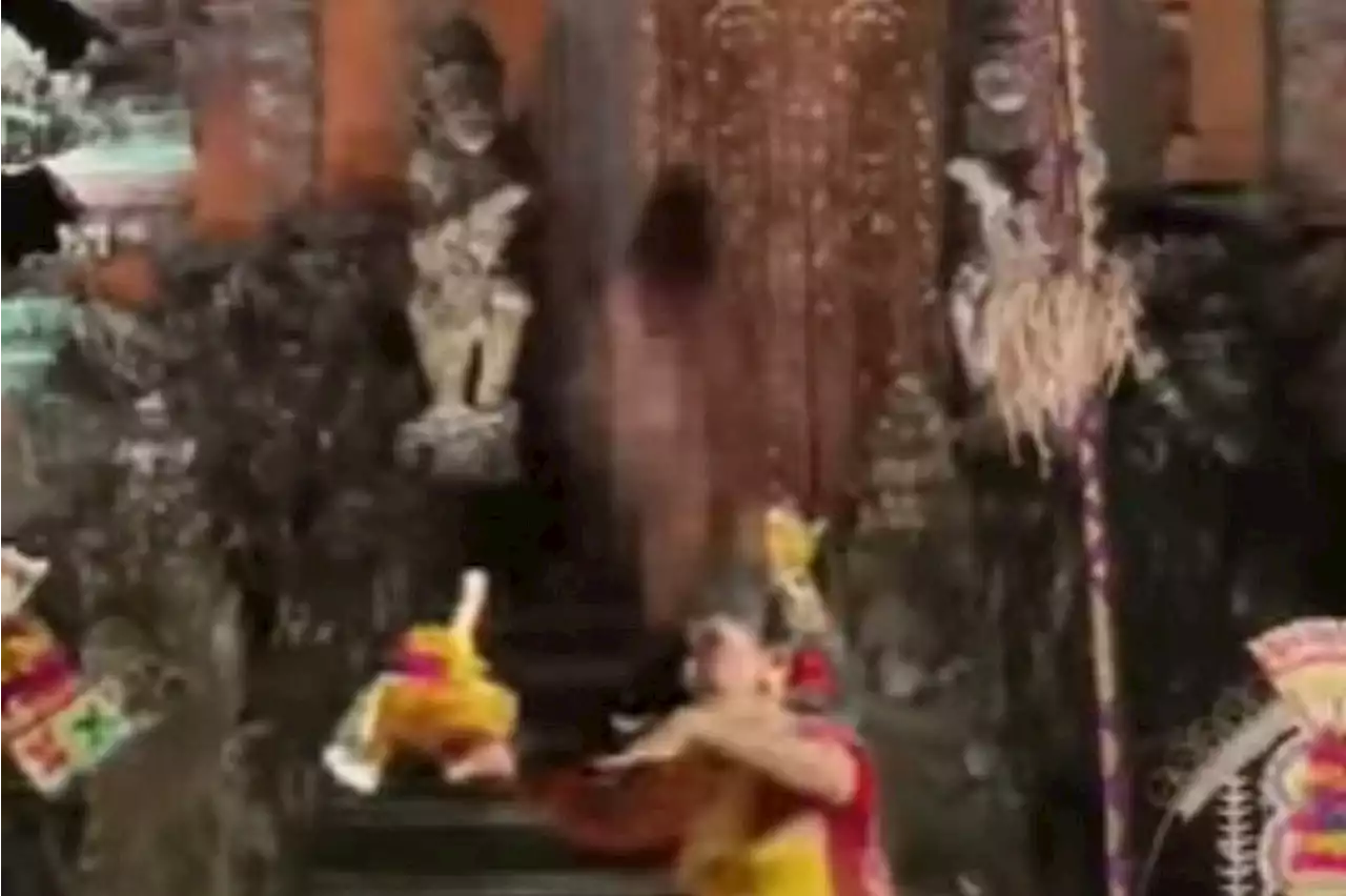 German tourist investigated after stripping naked and gatecrashing Bali temple ceremony