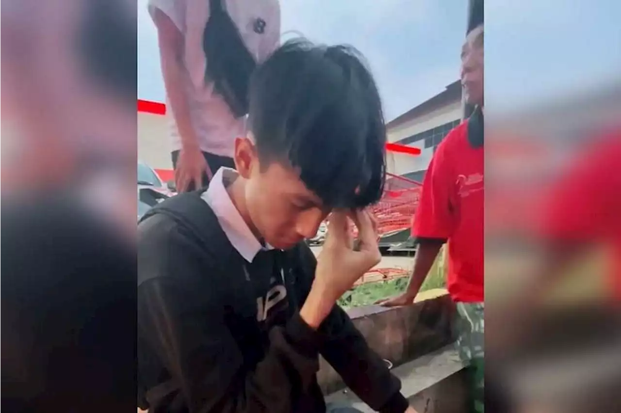 Indonesian teen who walks 8km to school and once nearly fainted gets bursary and electric bicycle