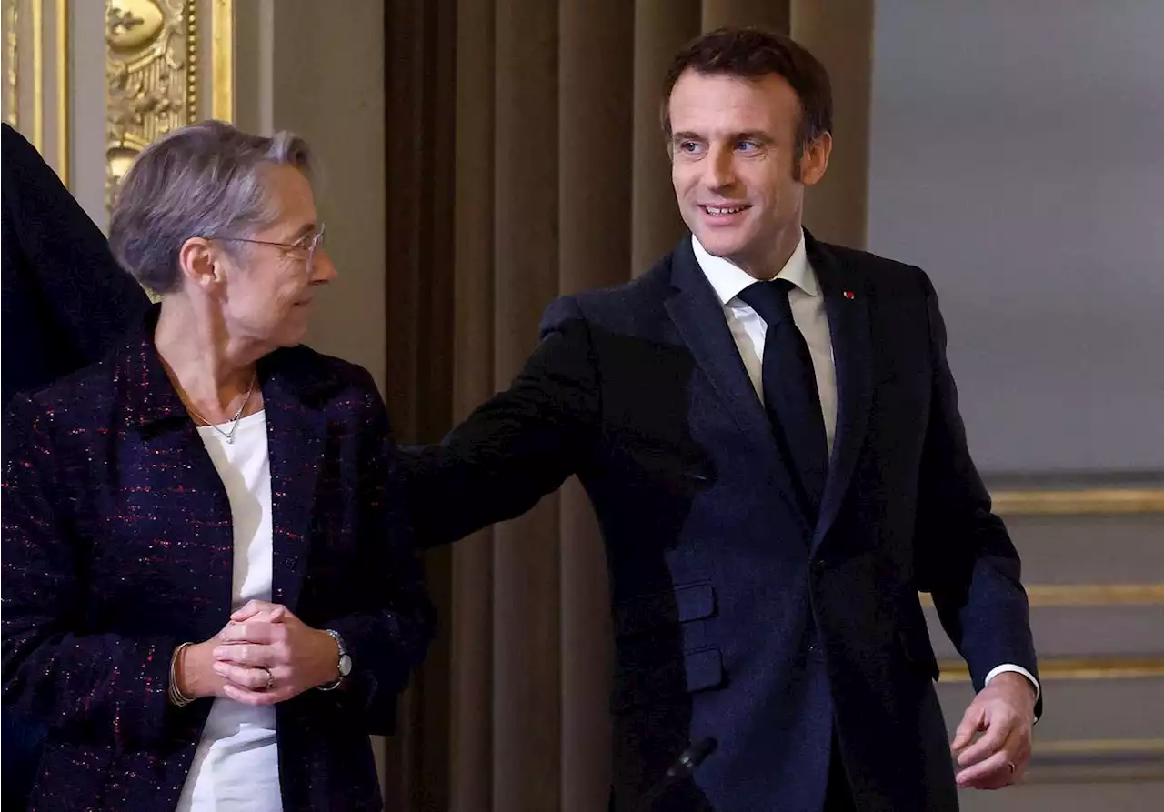 La cote de popularité d’Emmanuel Macron et Élisabeth Borne rebondit après la séquence retraites