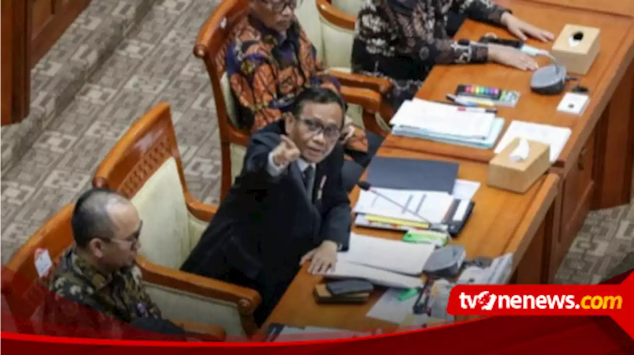 Beredar Isu Korupsi BTS Rp 8T Mengalir ke 3 Partai, Mahfud Md Tegas: Gosip Politik