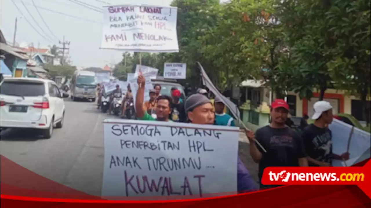 Ratusan Warga Pesisir Lumpur Gresik Demo PT Pelindo, Tolak Perubahan Status Tanah Mereka