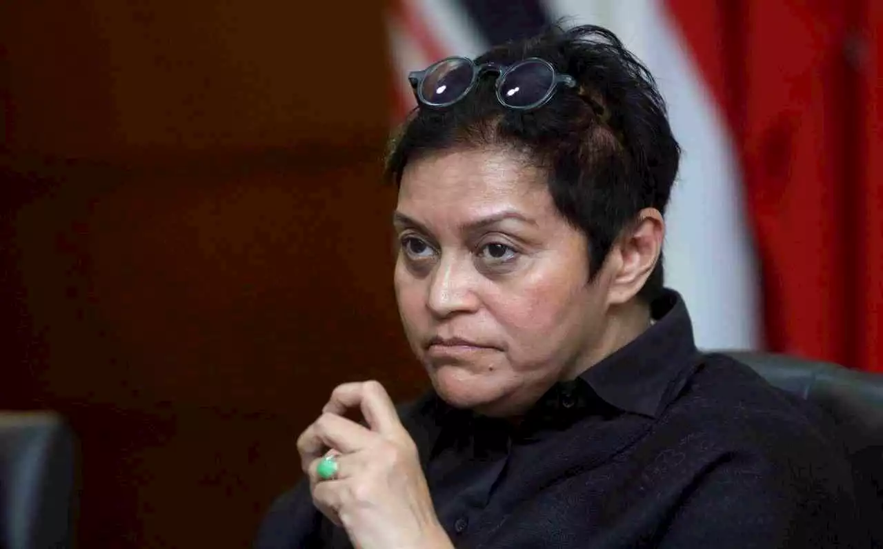 Dana judi: usah putar belit, jawapan tidak nyata siasatan dihenti - Azalina