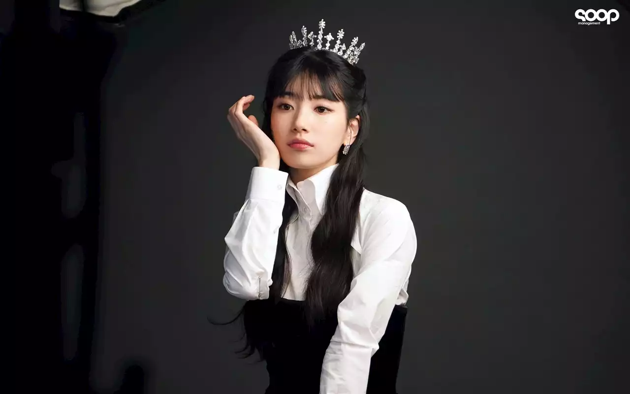 Bebas Lewat Lukisan, Bae Suzy Tunjukkan Karya Baru Secantik Orangnya