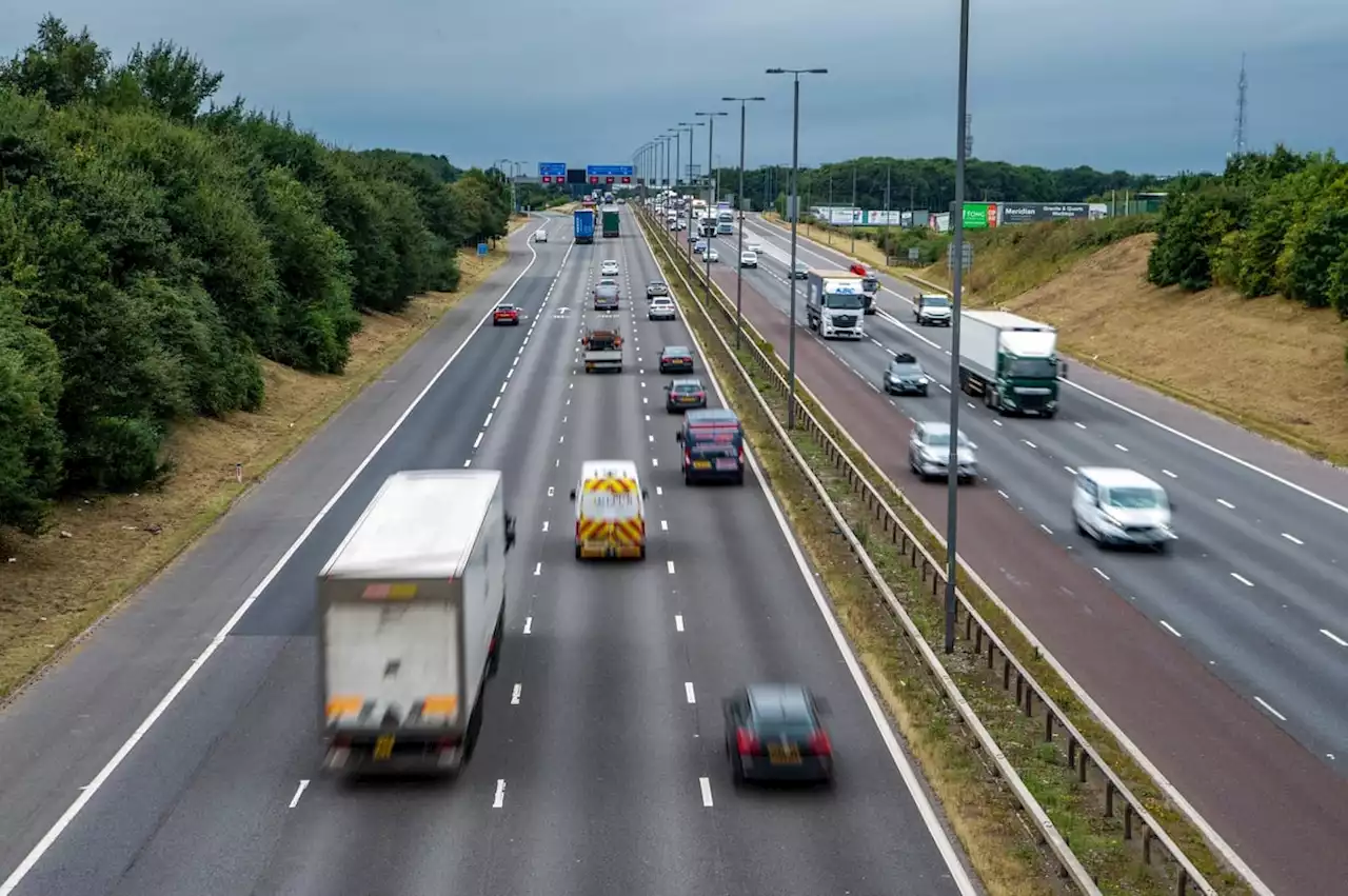 M1: New emergency refuge areas installed on smart motorway but hard shoulder will not return