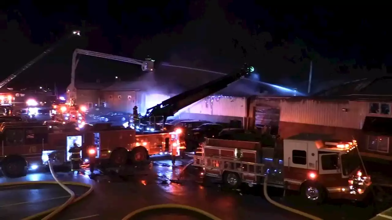 Large fire heavily damages Blue Island auto body shop, crews battle blaze for hours, officials say