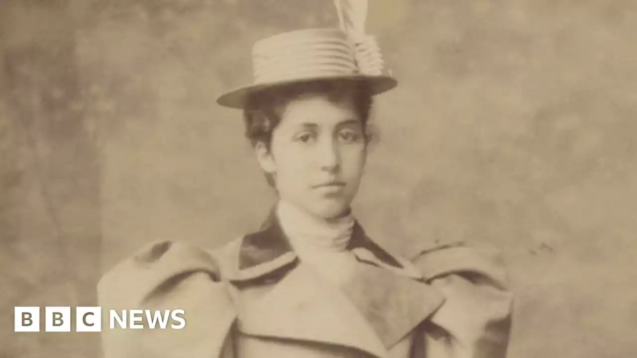 Sophia Duleep Singh: Blue plaque honours suffragette Indian princess