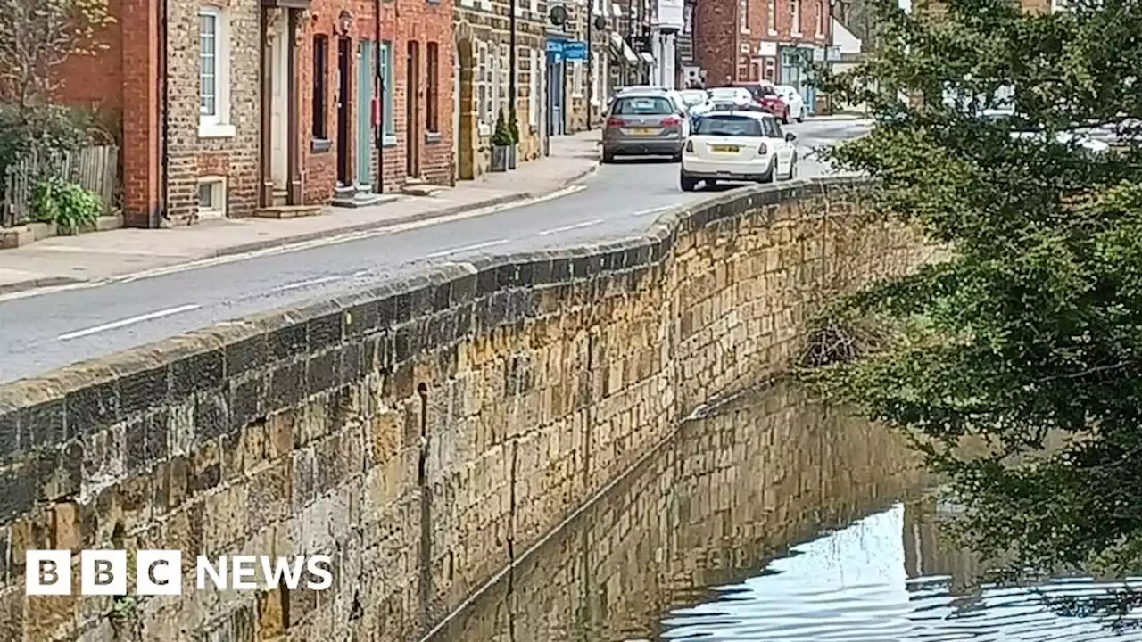 'Unsafe' Great Ayton river wall to be completely rebuilt