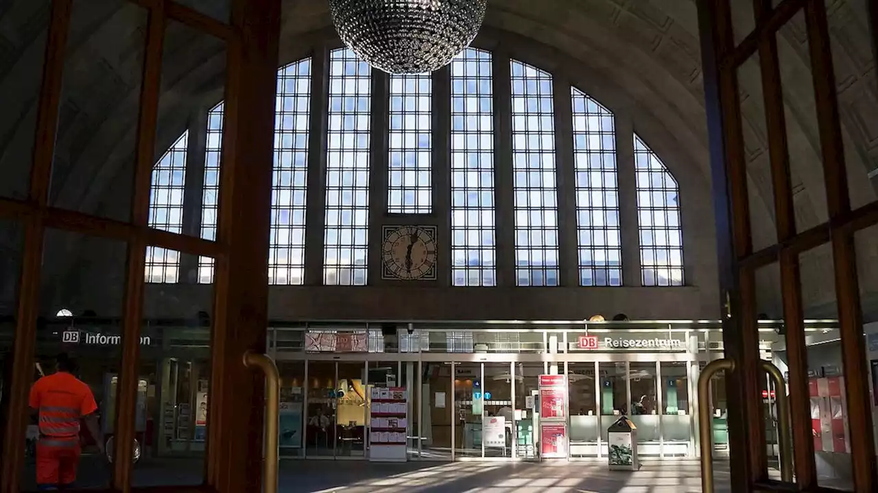 Bombenverdacht führt zu Bahn-Chaos am Badischen Bahnhof