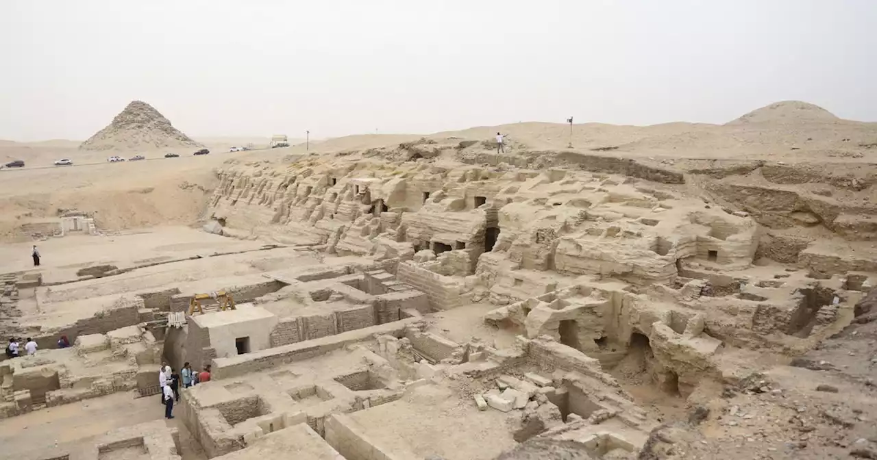 Egyptian authorities unveil recently discovered ancient workshops, tombs found in necropolis