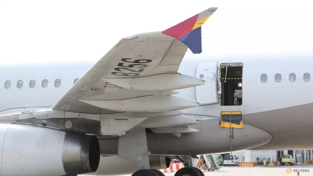 Man who opened Asiana plane door says he felt 'suffocated' and 'wanted out quickly'