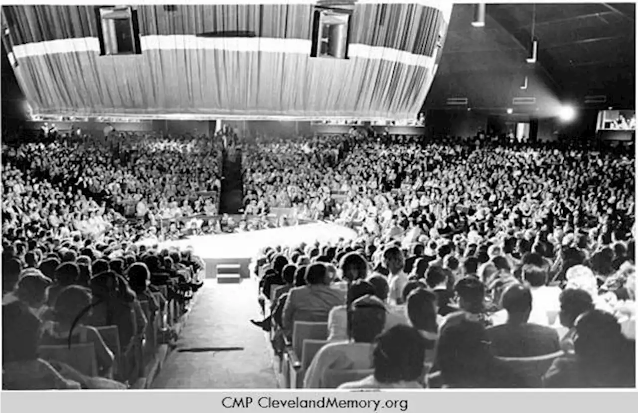 Vintage Photos: The Front Row Theater, Cleveland's Theater-in-the-Round