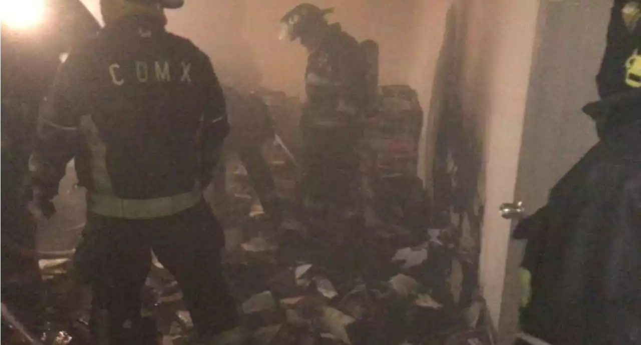 Reportan incendio en oficinas de la Dirección General de Reclusorios en San Antonio Abad