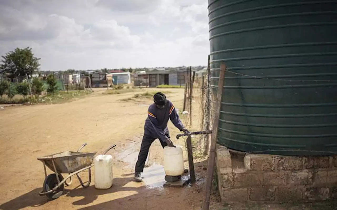 Govt sets up pop-up clinic near Hammanskraal to deal with cholera outbreak