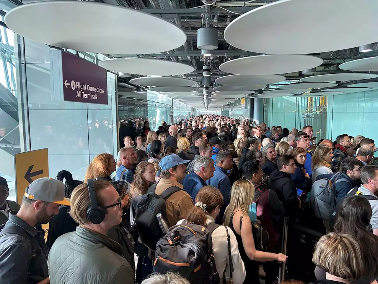 Travellers face hours-long lines at U.K. airports due to border system failure