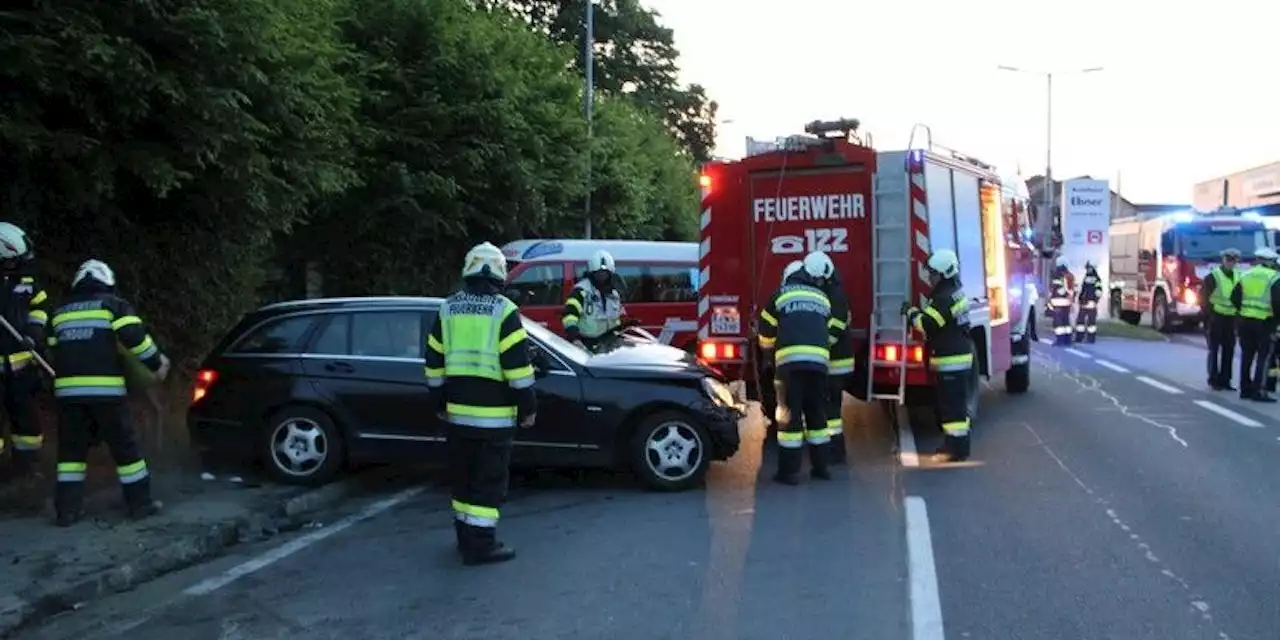 Alko-Lenker (24) crasht in Gegenverkehr – 2 Verletzte