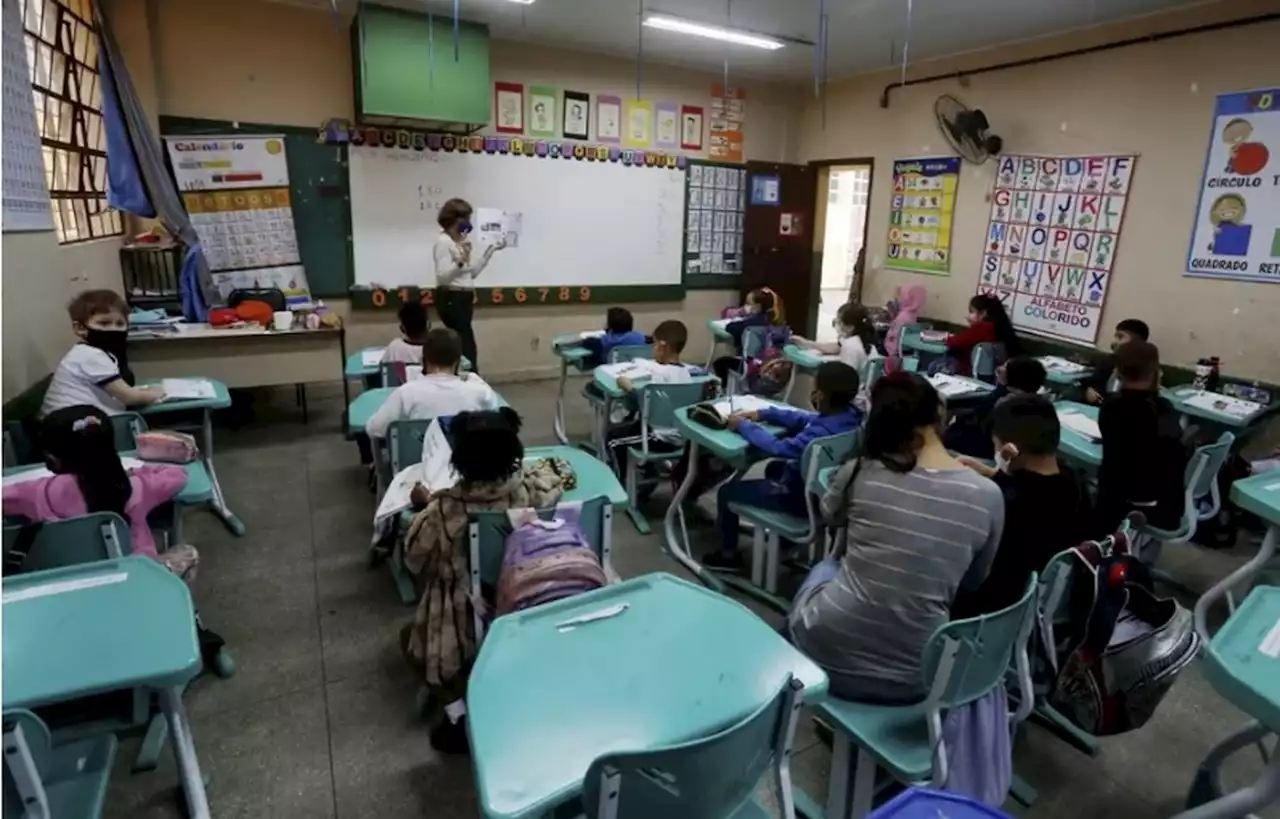 Necessidade de trabalhar é principal razão pra deixar os estudos, segundo pesquisa