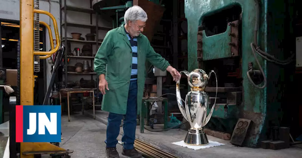 Taça do campeão tem as mãos de um ourives de Gondomar