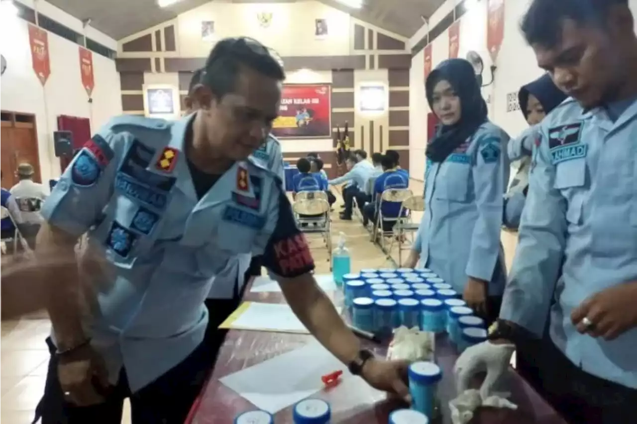 Lapas Tulungagung Mendadak Tes Urine Sipir dan Narapidana, Begini Hasilnya