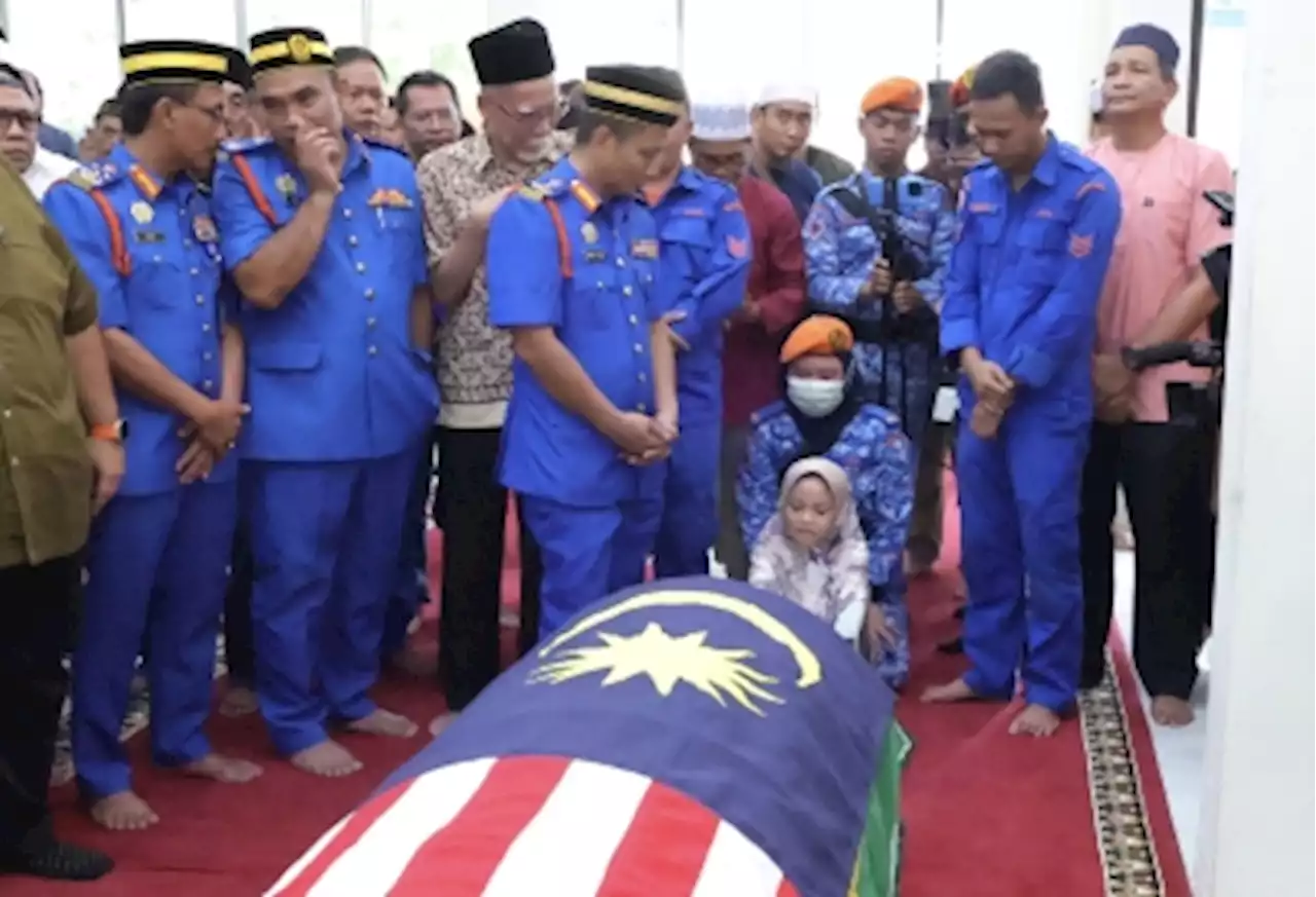 Anwar saddened by death of national hero, Awang Askandar