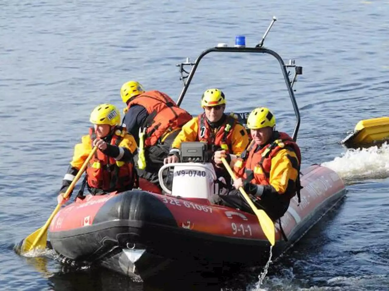 Unresponsive individual in life jacket pulled from Ottawa River by water rescue unit