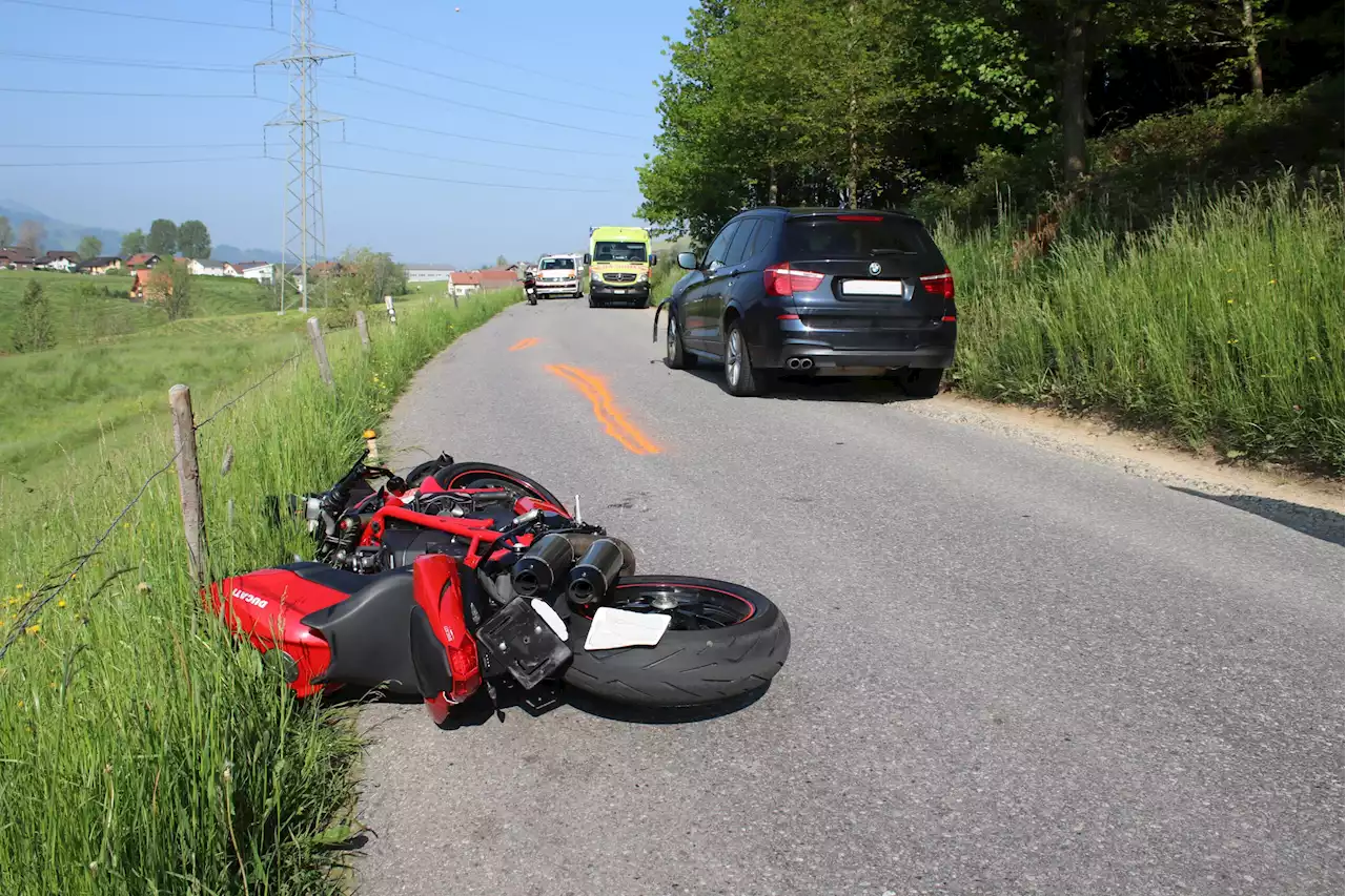 Appenzell Eggerstanden AI: Frontalkollision zwischen Personenwagen und Motorrad