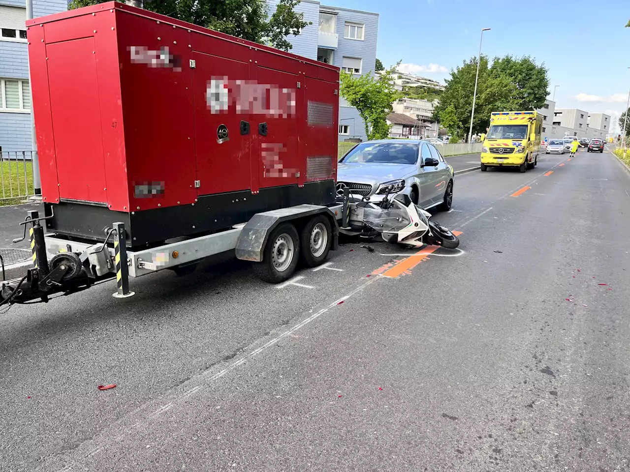 Rapperswil-Jona SG: Motorradfahrer (61) bei Auffahrunfall verletzt