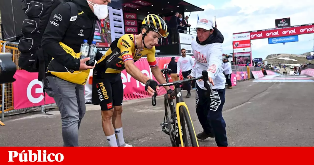 Nem a bicicleta tirou a camisola rosa a Roglic num Giro em que Almeida é terceiro