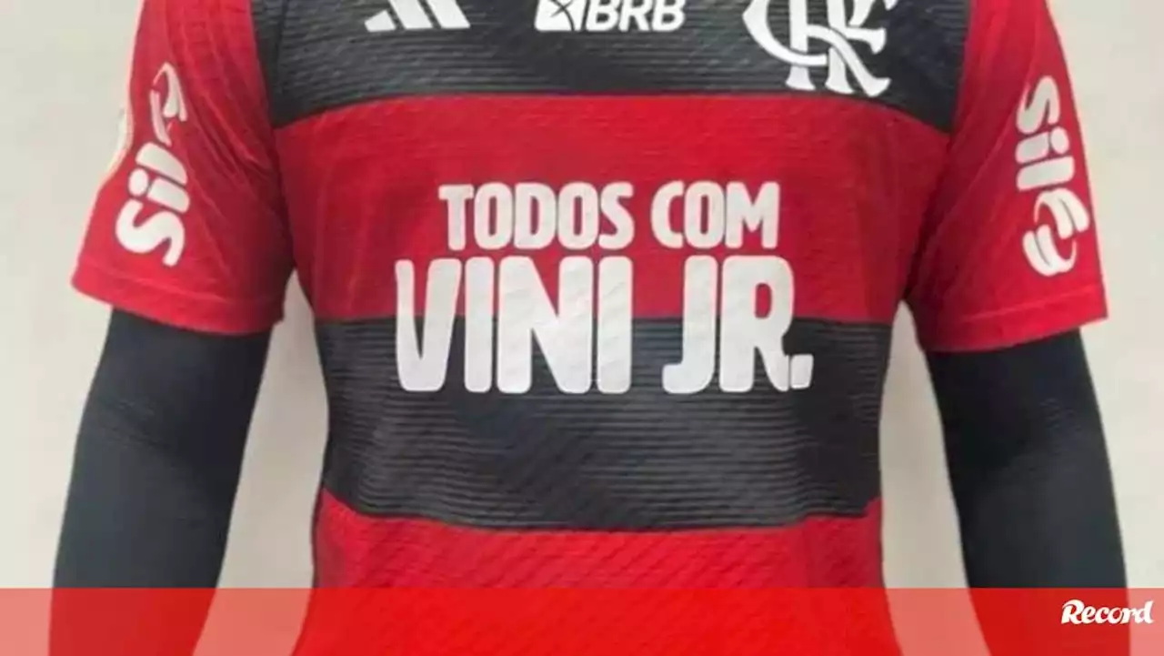 Flamengo não esquece Vinícius Jr: Equipa entra em campo com mensagem de apoio